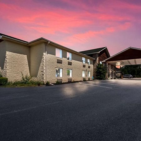 Surestay Plus Hotel By Best Western Berkeley Springs Bagian luar foto