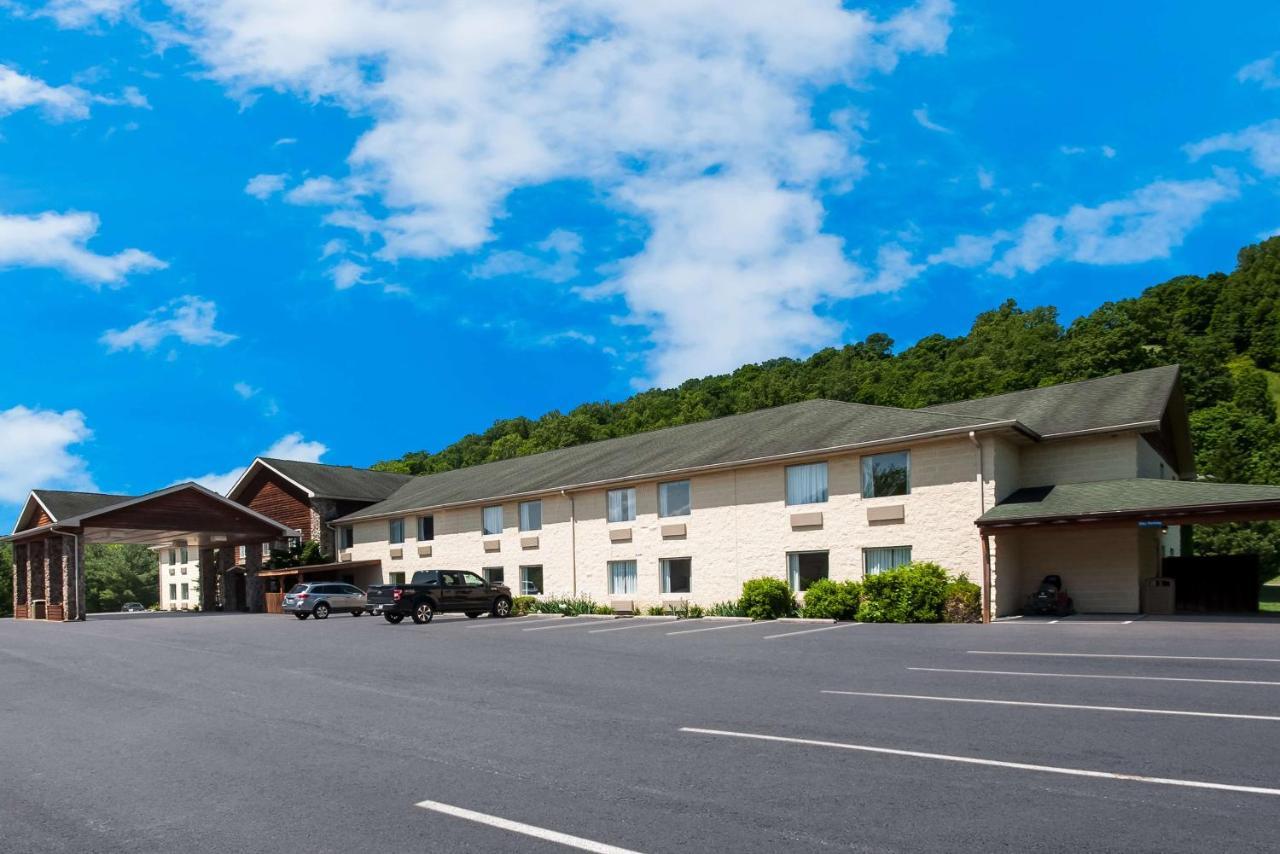 Surestay Plus Hotel By Best Western Berkeley Springs Bagian luar foto