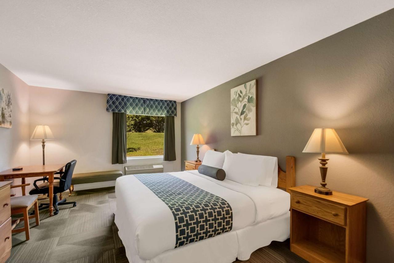 Surestay Plus Hotel By Best Western Berkeley Springs Bagian luar foto