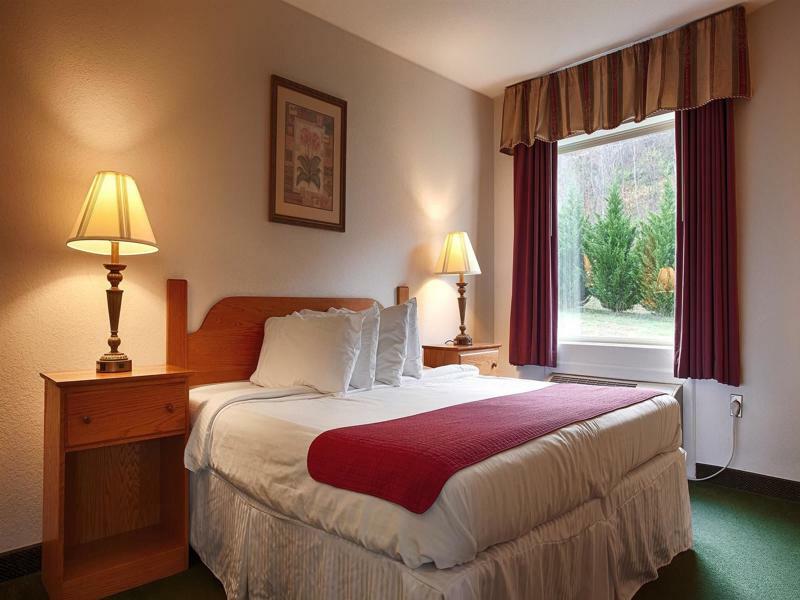 Surestay Plus Hotel By Best Western Berkeley Springs Bagian luar foto